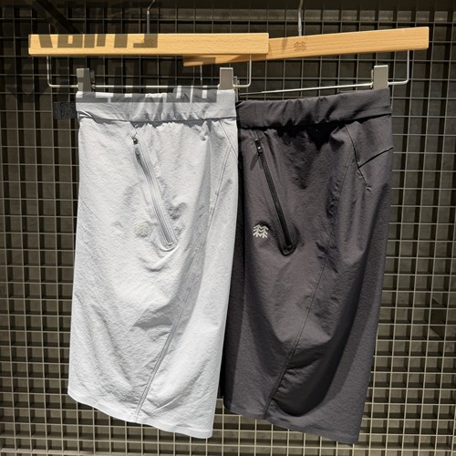 可隆KOLON SPORT男款接触凉感防风轻量5分徒步休闲短裤LHHP6AN003