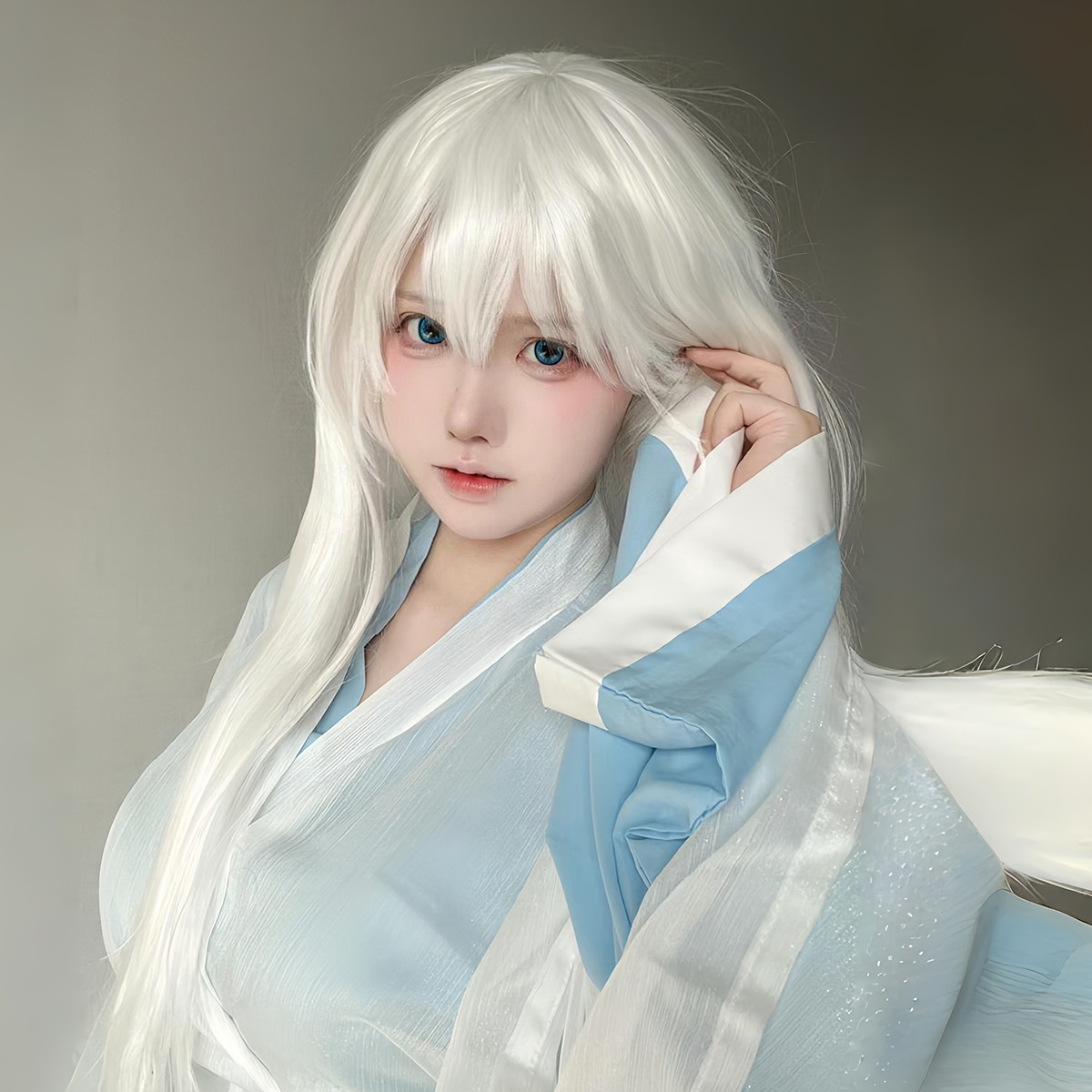 角色扮演小龙女白凝冰真人c服图片