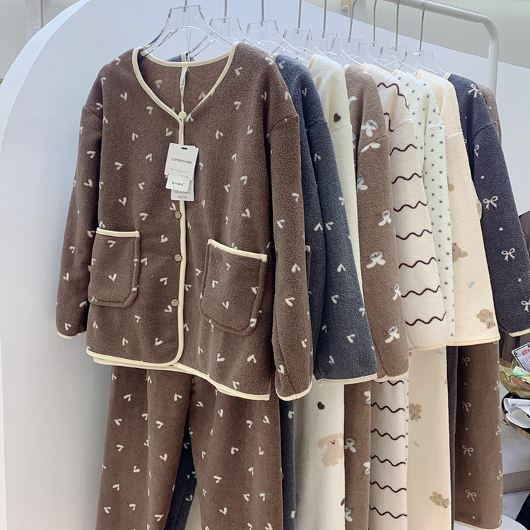 金叶飘禾女士颗粒绒双面绒睡衣