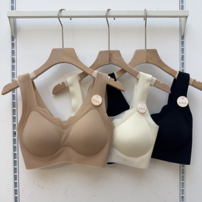 古妃新款粉底液文胸超薄无痕固定胸垫小胸背心式运动睡眠内衣美背