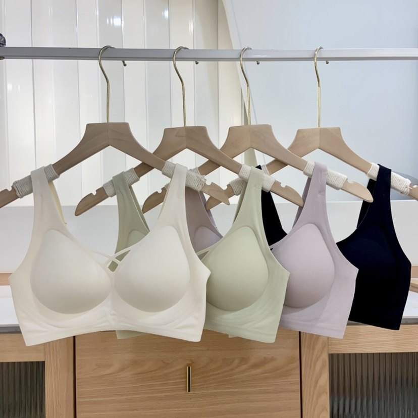 古妃无痕内衣女聚拢小胸收副乳防下垂防外扩无钢圈文胸罩薄款睡眠