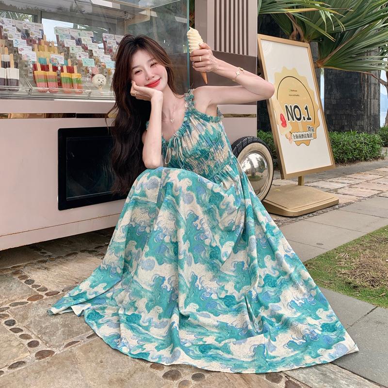 法风式度假ZHAN25打新揽吊带连衣裙夏季款漂亮女独特小众绿色碎花