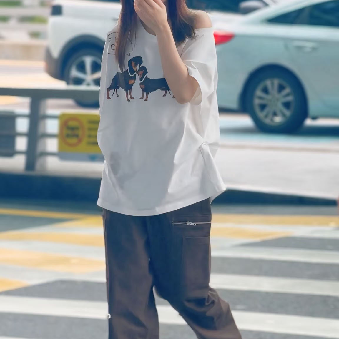 林娜琏同款白色小狗印花短袖T恤斜肩宽松百搭显瘦上衣女2025夏新