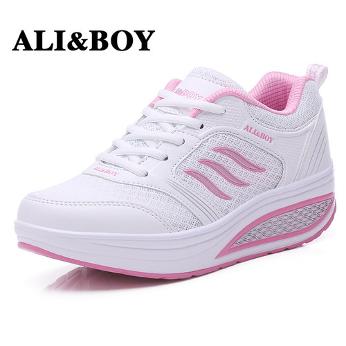 中国梦之队女厚底透气网面摇摇鞋