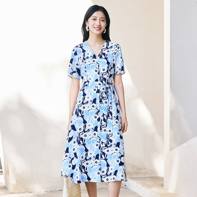 歌蒂诗夏专柜新款时尚印花优收腰单排开扣短袖连衣裙女8D23L2178
