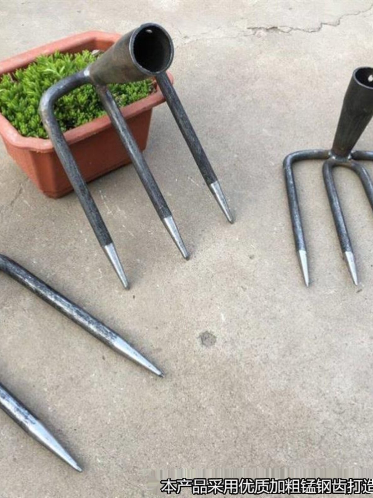 农用刨地挖土种地三齿钉耙铁耙平地耙子农具工具大全锄头四齿耙头属于什么档次？