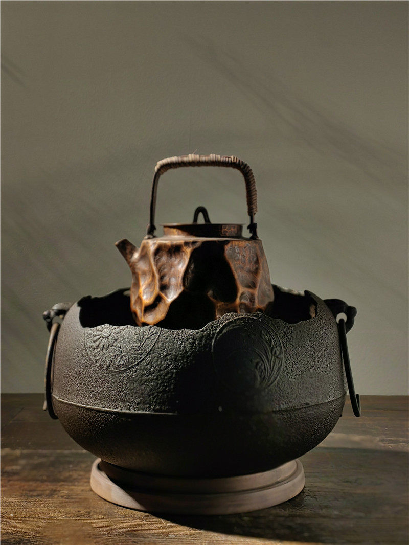 茶炉改造 / 破壳形古铁炉 84  日本古铁，径25×高16cm 器而不舍