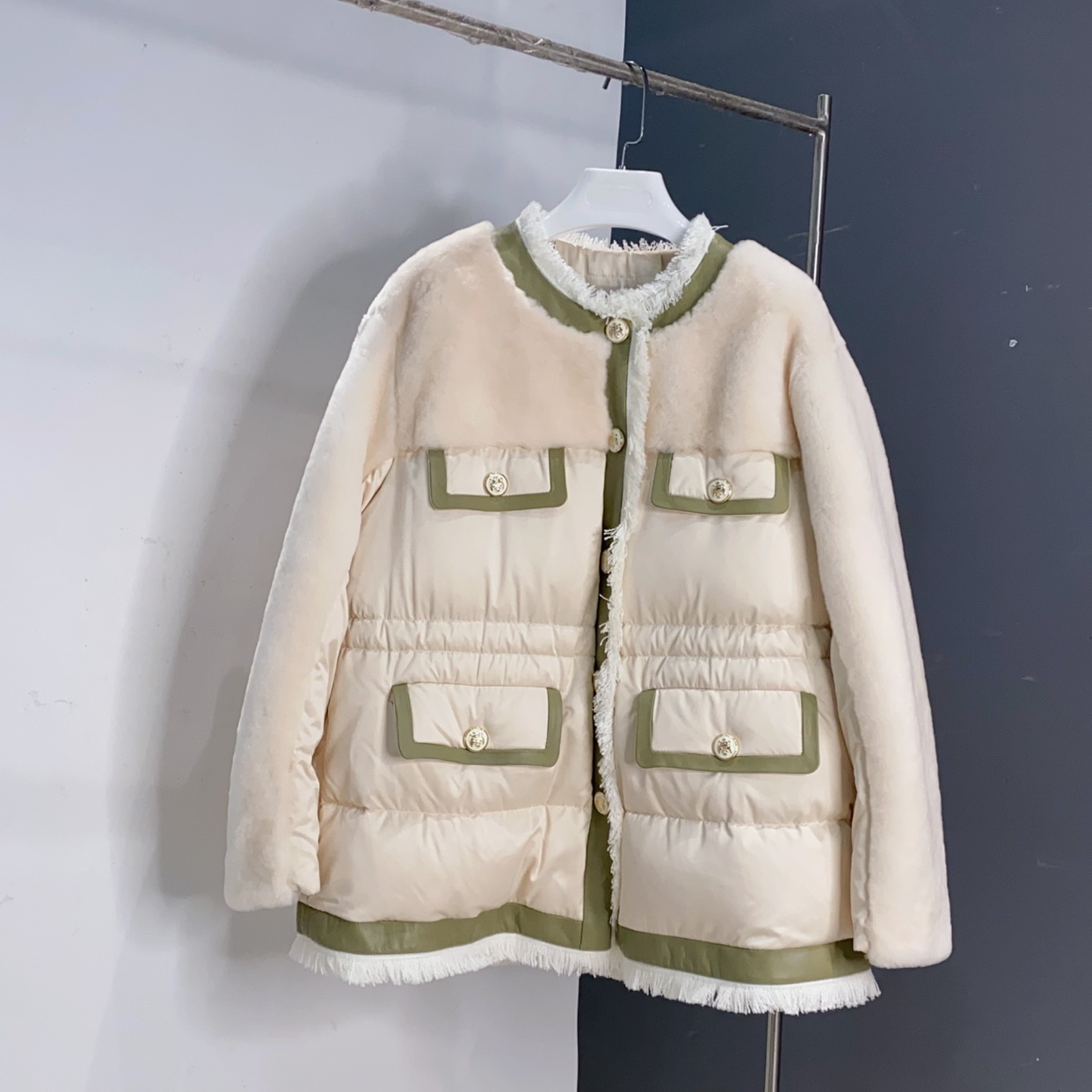 秋冬新米白色圆领小香风流苏中长款皮毛一体鹅绒羽绒服女HHS长71