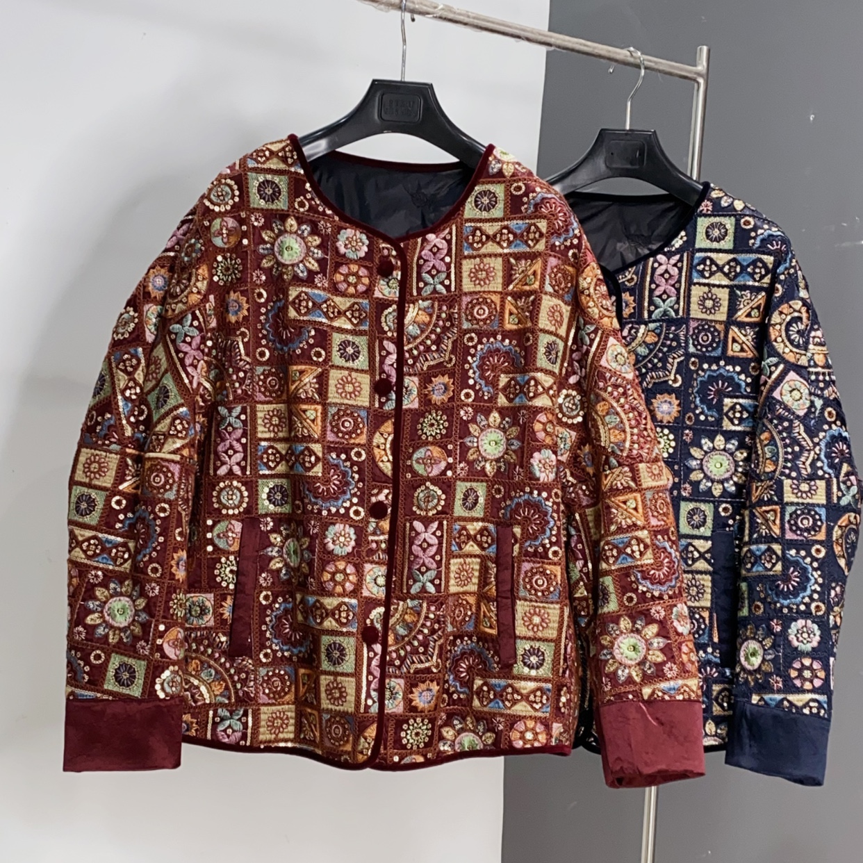 100醋酸新中式复古刺绣亮片鹅绒羽绒服女圆领国风外套8132长61