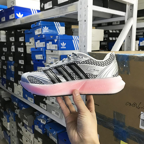 Adidas LIGHTBLAZE GLOW 男女舒适透气运动休闲跑步鞋JR1797 1799