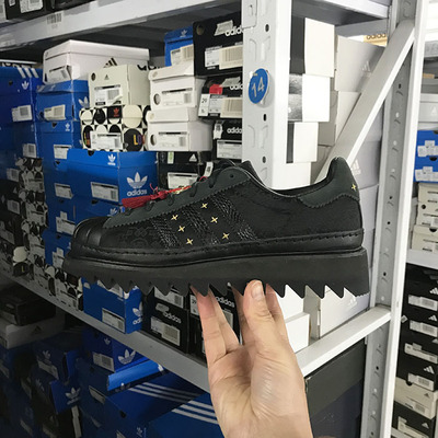 Adidas三叶草 CLOT SUPERSTAR 男女联名款贝壳头运动板鞋 JR5114