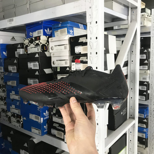 Adidas PREDATOR ACCURACY LUX.1联名款天然草FG长钉足球鞋ID9303