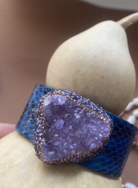 天然紫水晶原石真皮手镯宽边开口可调节蛇皮手环复古个性女款