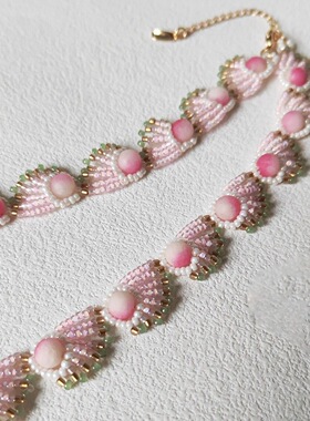 新款夏日甜美粉色孔雀翎米珠项链女小众复古新中式编织锁骨链一
