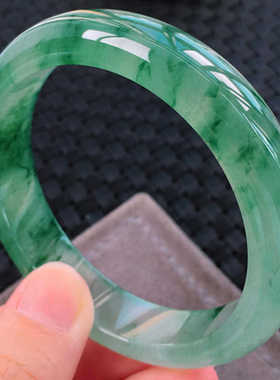 飘花翡翠玉手镯女年轻款缅甸坑玉石正圈圆条贵妃镯飘绿冰透玉镯子