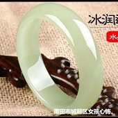 天然新疆青白玉手镯少女款 晴水绿玉镯浅绿色玉手镯和田玉手镯时尚