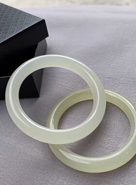 青白玉手镯 女士细圆条美人镯 阿富汗羊脂白玉圆条手镯 玉石手镯