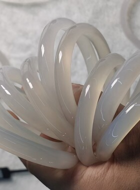 玛瑙玉髓白玉女款手镯玉石手镯玛瑙玉器    工厂货源