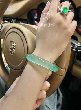 石英岩处理玉冰晴水蓝正圈手镯气质感玉石精美送女友玉镯子百搭款