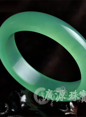 新款石英岩玉手镯新坑翡翠色圆条飘绿色玉镯油青玉石手镯送礼