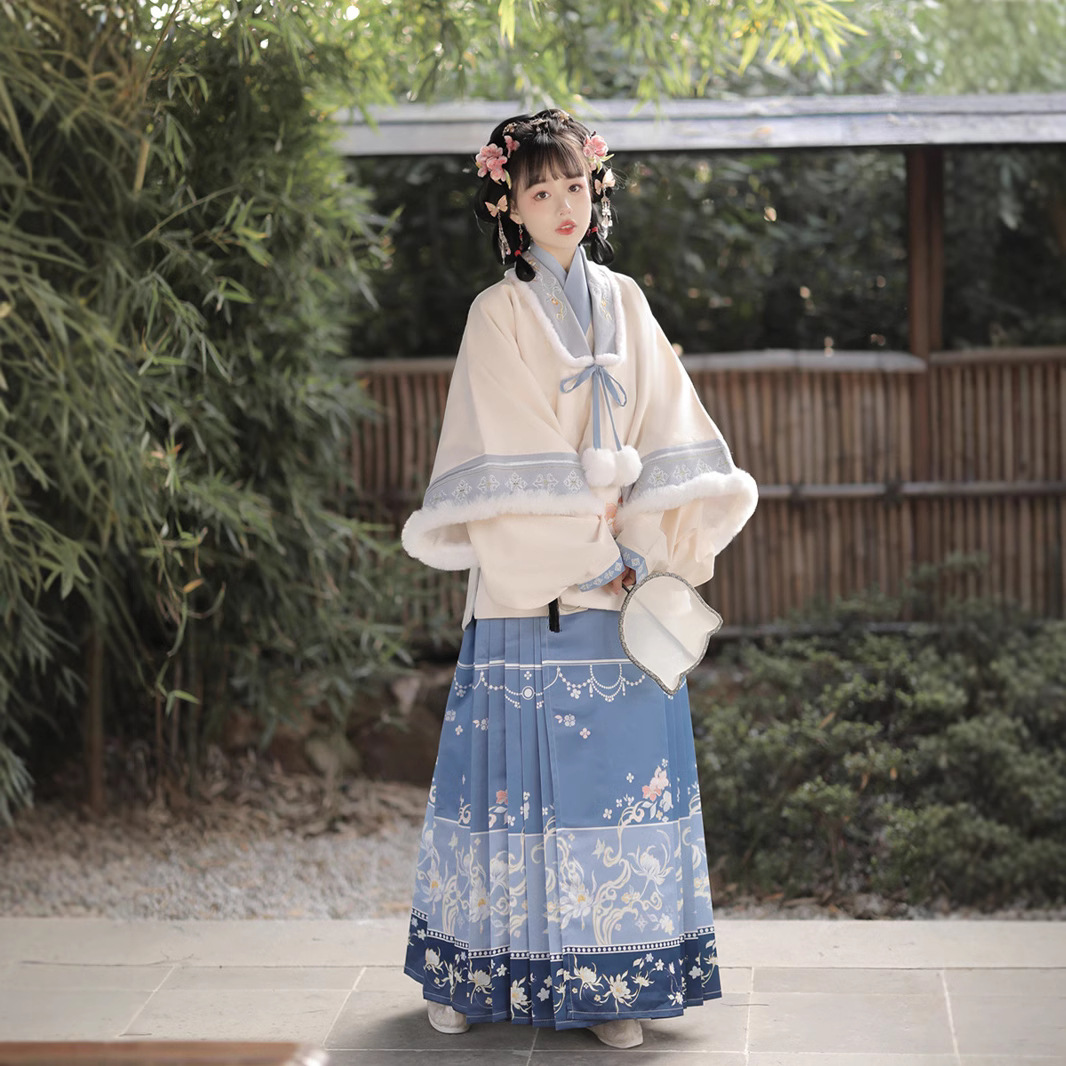 2024新款原创汉服女古风冬季加绒加厚明制短袄马面裙中国风套装