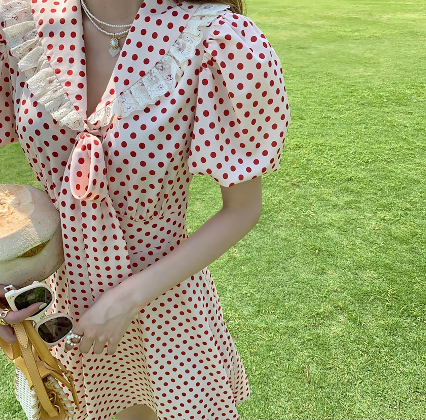 momoshero 连衣裙女2021春夏新款邻家姐姐法式气质波点泡泡袖短裙
