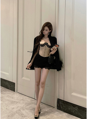 Momoshero【贵古特莉丝】艺术品般美貌！鱼骨蕾丝胸衣&Es法蕾短裤