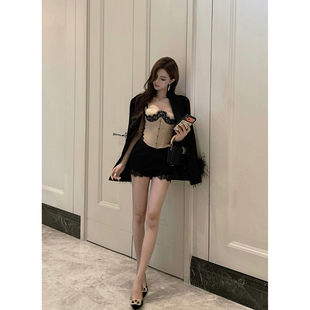 Momoshero【贵古特莉丝】艺术品般美貌！鱼骨蕾丝胸衣&Es法蕾短裤