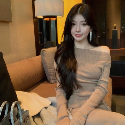 现货【赫尔曼曲线】滞留秋日的浪漫~温雅名伶的气质感上衣&半身裙