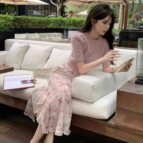 现货【Capri南意夏日】Autumn秀场随心即满分的绵羊毛上衣/半裙