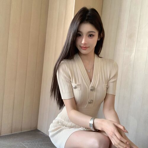 限量【BAL野玫瑰】姐姐系Z爱自带矜贵感曼妙身材定制金属扣连衣裙