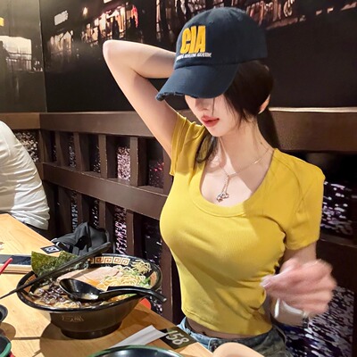 【美腰2.0】色彩迭代心机美腰 那捏住漂亮日常也能穿设计感U领tee