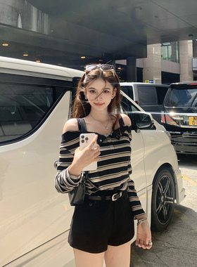 现货【华尔街报】IG博主款——autumn“美肩滤镜”条纹上衣