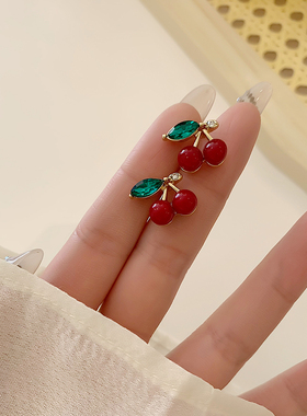 复古红色樱桃耳钉潮女气质小众设计感耳环可爱甜美耳饰无耳洞耳夹