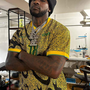 恶魔岛Corteiz豹纹满印18号足球运动服潮牌嘻哈高街V领短袖T恤衫