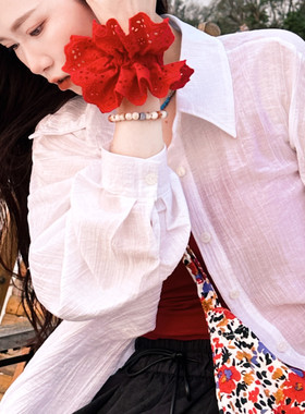 港风复古白色条纹衬衫女夏季设计感小众衬衣气质海边度假防晒上衣