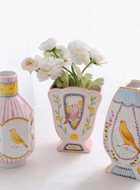 卜图拉 王尔德夜莺与玫瑰之歌浪漫小调陶瓷花瓶