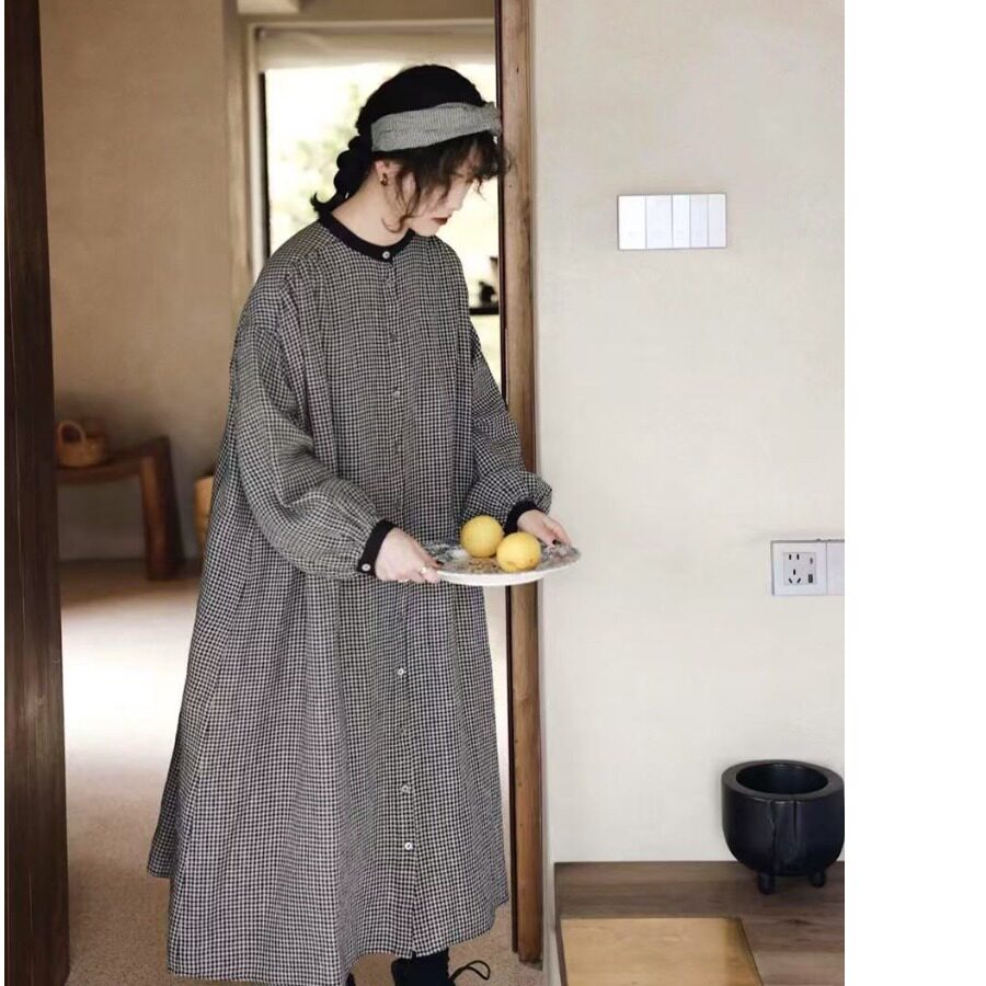 2025早秋日系女装娃娃裙森系褶皱格子连衣裙大码复古森女风排扣裙