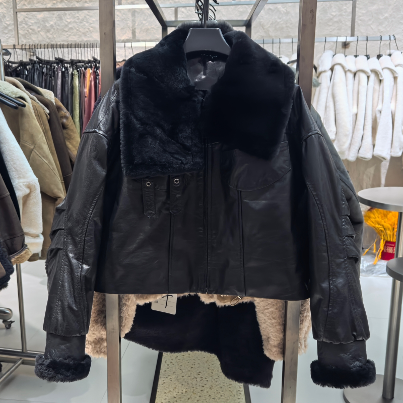 2026冬季新款真皮羽绒服女牛皮油蜡短款高级感机车夹克外套