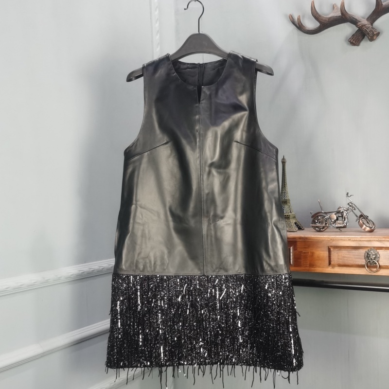 2025秋季新款真皮圆领连衣裙女A字裙绵羊皮拼接亮片背心裙气质