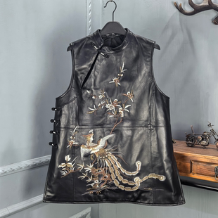 2026早春新款真皮连衣裙女绵羊皮立领刺绣中国风宽松无袖马甲裙