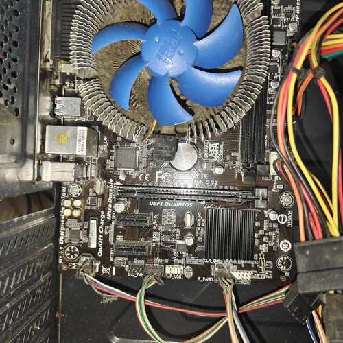 议价Ga-H81M-DS2主板十G3240CPU 实物拍摄（维修）
