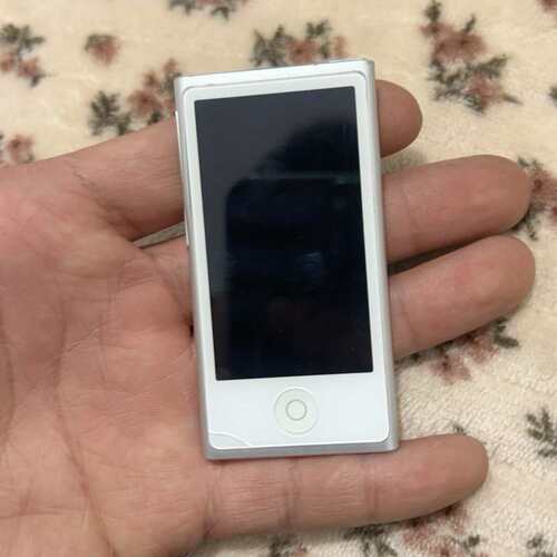 议价ipod nano7银色，a1446，日本来的原装货，开机、（维修）