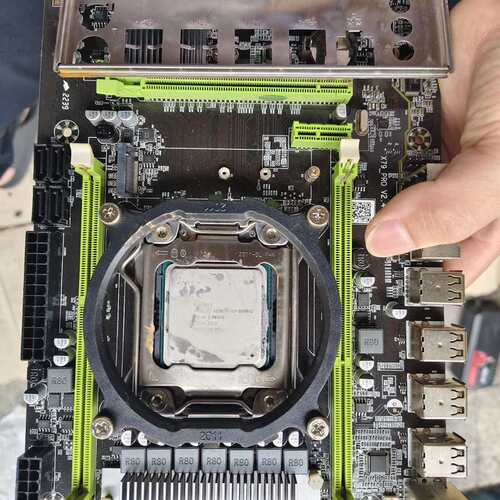 议价x79主板，(CPU E5-2680v2 )加35元，正常（维修）