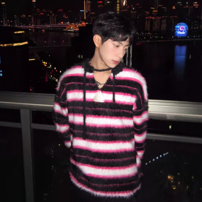 美式复古黑粉条纹撞色仿貂毛毛衣