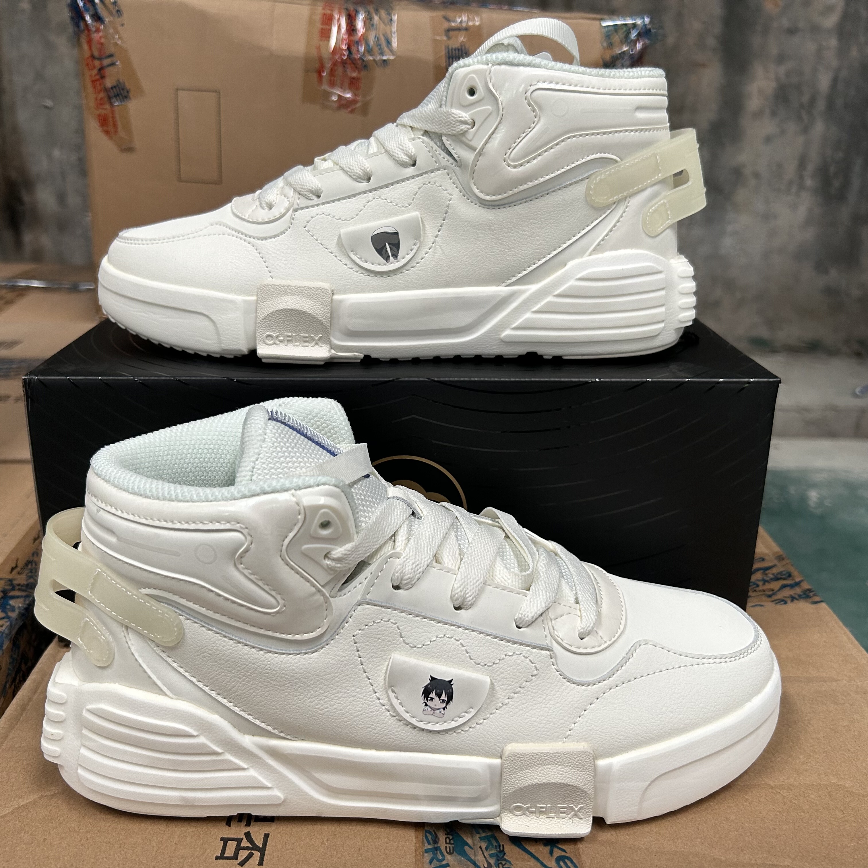 鸿星尔克男鞋2025冬季新款皮面休闲板鞋高帮运动鞋男11122301285