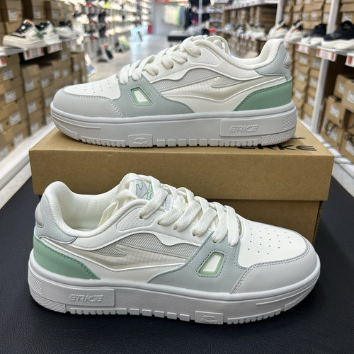 鸿星尔克2025夏季新款网面透气轻便低帮运动板鞋男11125201407