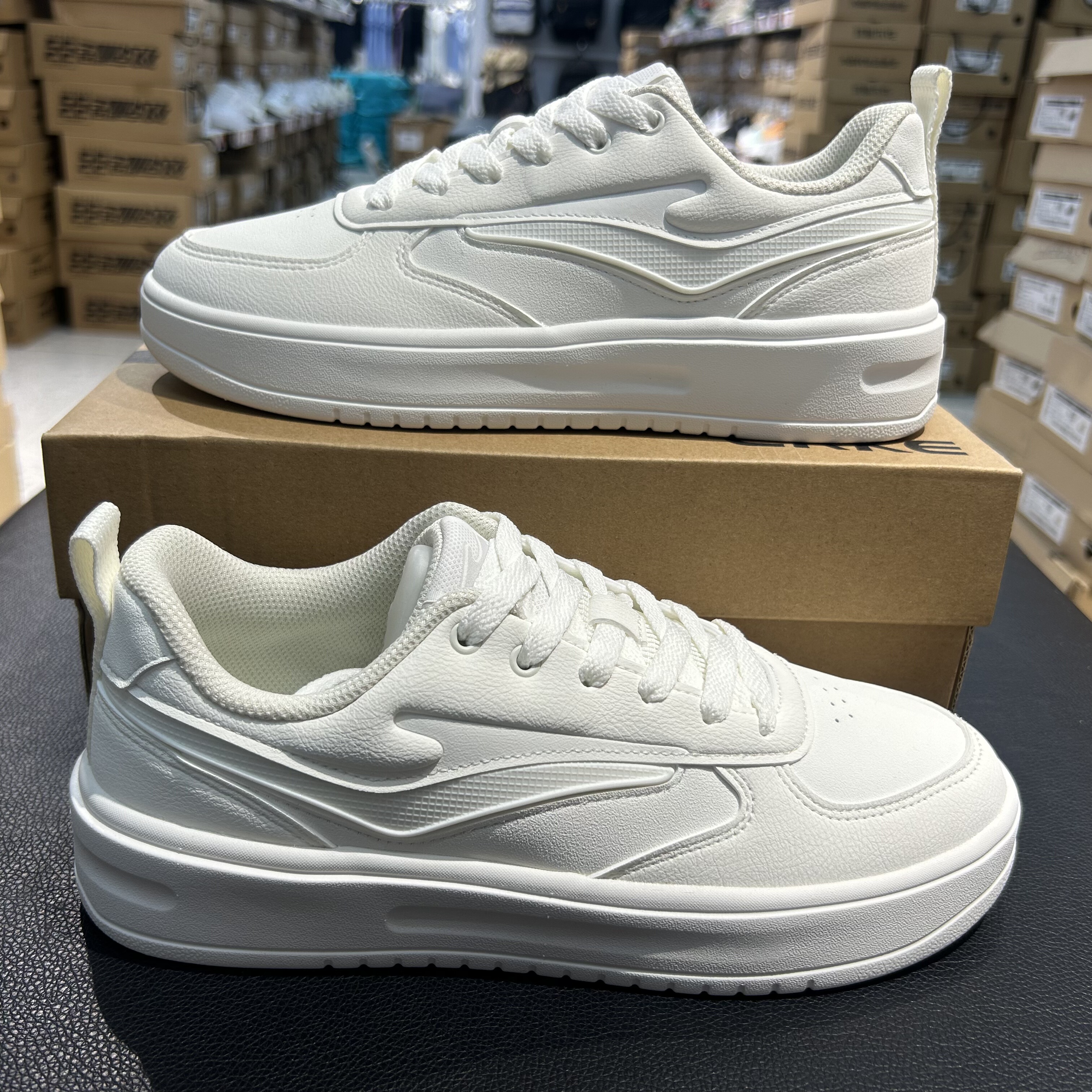 鸿星尔克2025秋季新款女鞋时尚休闲鞋板鞋百搭小白鞋12125301102