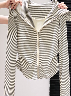 海军领假两件辣妈款外出哺乳长袖t恤春秋双拉链产后喂奶打底上衣