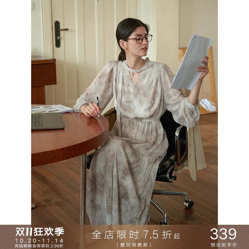 V领连衣裙印花复古长袖